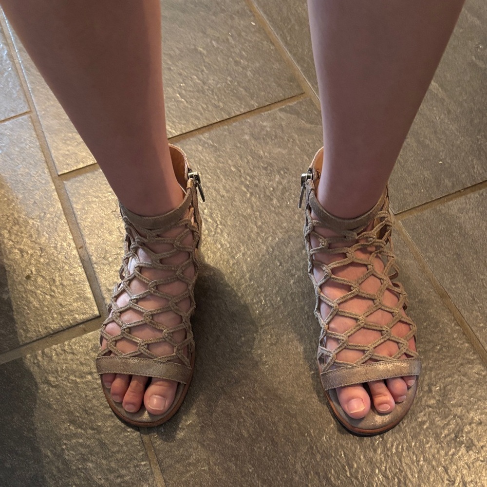 Stylish Tan Gladiator Sandals